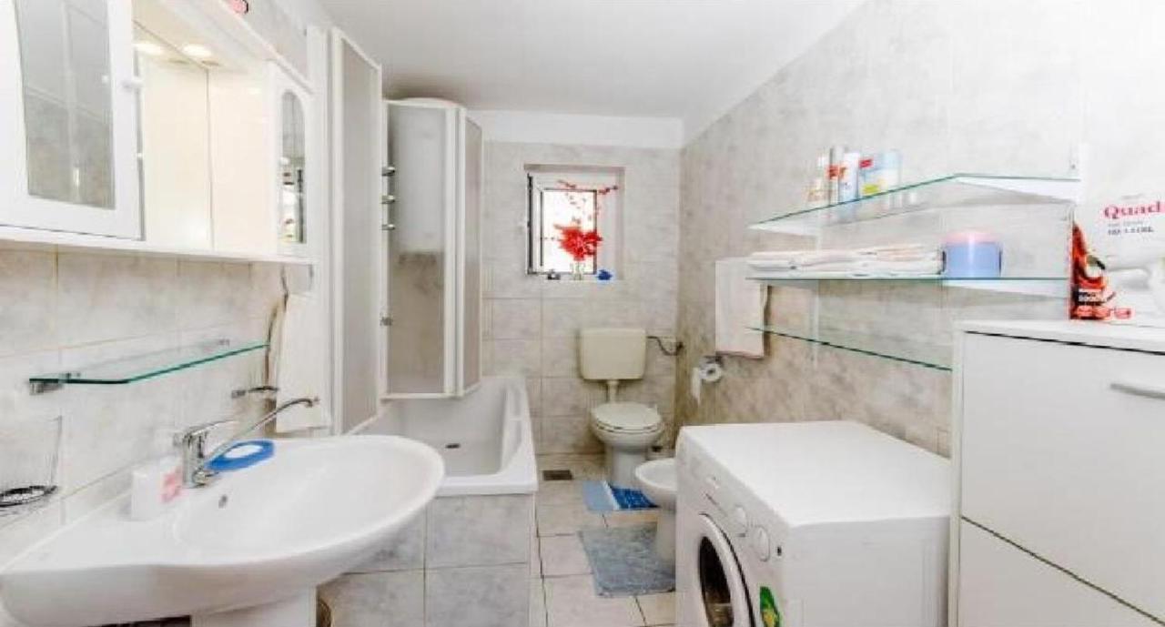 Seaside Lux Apartment Dugi Rat Bagian luar foto